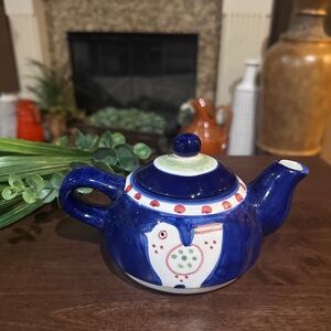 Solimene Vietri Italy Campagna style teapot.